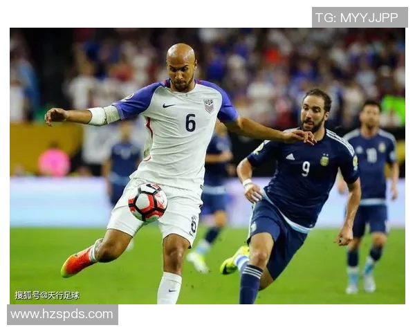 美国足球队最新换队球星名单揭秘 力求重塑球队实力迎接新挑战