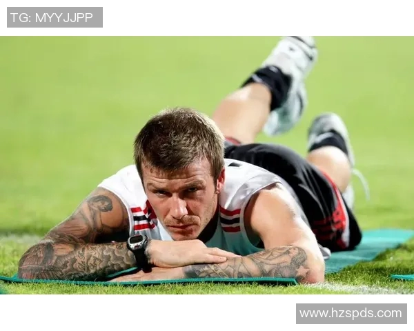 足球明星的独特走路方式揭秘：从场上到场外的步伐风采